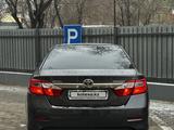 Toyota Camry 2014 года за 9 000 000 тг. в Уральск – фото 3