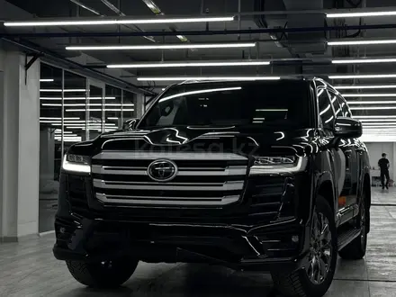 Toyota Land Cruiser 2025 года за 75 600 000 тг. в Астана