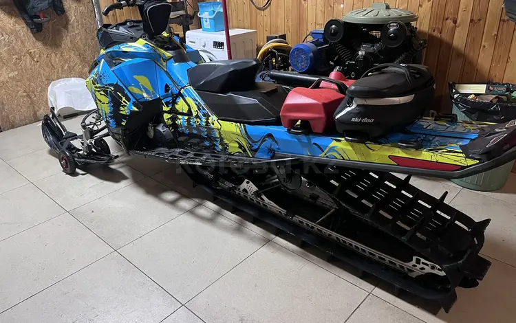 BRP  Ski Doo Sammit 850 2017 годаүшін4 000 000 тг. в Риддер