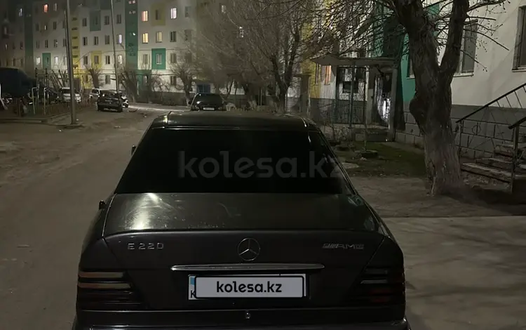 Mercedes-Benz E 220 1993 года за 1 800 000 тг. в Жезказган