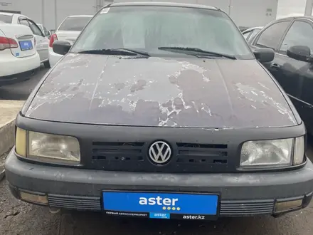 Volkswagen Passat 1992 года за 690 000 тг. в Астана