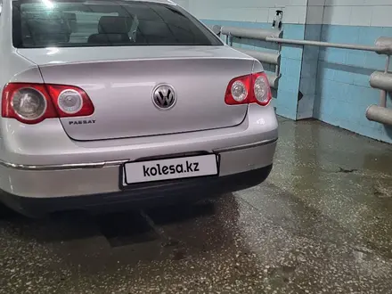 Volkswagen Passat 2006 года за 4 000 000 тг. в Павлодар – фото 10