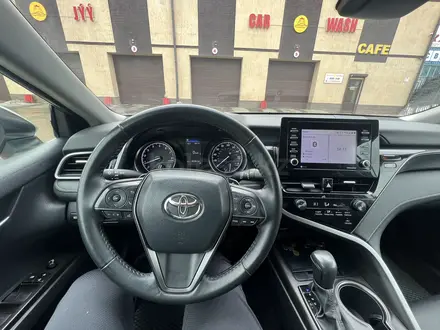Toyota Camry 2023 года за 12 500 000 тг. в Уральск – фото 29