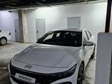 Hyundai Elantra 2023 года за 8 900 000 тг. в Астана – фото 3