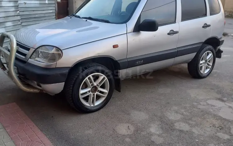 Chevrolet Niva 2004 года за 2 000 000 тг. в Шымкент