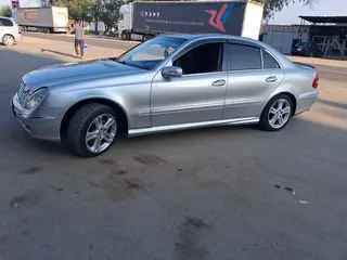 Mercedes-Benz E 320