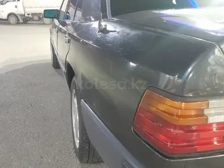 Mercedes-Benz E 230 1989 года за 900 000 тг. в Алматы – фото 4