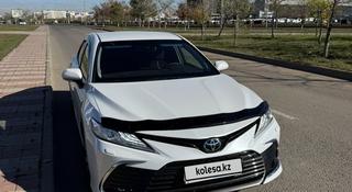 Toyota Camry 2023 года за 19 000 000 тг. в Астана