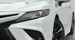 Toyota Camry 2019 года за 12 800 000 тг. в Алматы – фото 2