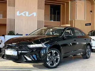 Kia K5 Luxe