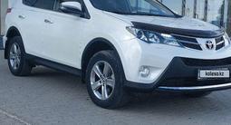 Toyota RAV4 2015 года за 9 200 000 тг. в Уральск – фото 3