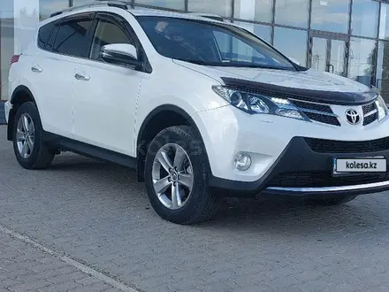 Toyota RAV4 2015 года за 9 200 000 тг. в Уральск – фото 3