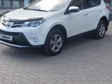 Toyota RAV4 2015 года за 9 200 000 тг. в Уральск – фото 2