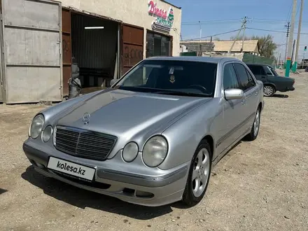 Mercedes-Benz E 240 2000 года за 4 300 000 тг. в Кызылорда – фото 2