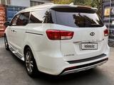Kia Carnival 2018 года за 9 300 000 тг. в Алматы – фото 4