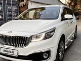 Kia Carnival 2018 года за 9 300 000 тг. в Алматы – фото 2