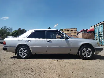 Mercedes-Benz E 300 1992 года за 1 300 000 тг. в Алматы – фото 2