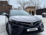 Toyota Camry 2022 года за 14 800 000 тг. в Уральск