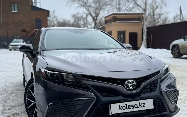 Toyota Camry 2022 года за 14 800 000 тг. в Уральск