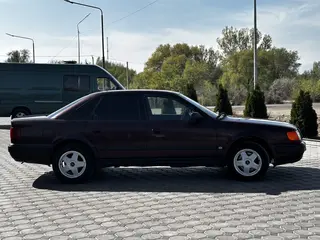 Audi 100