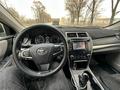 Toyota Camry 2015 годаfor9 700 000 тг. в Алматы – фото 5