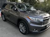 Toyota Highlander 2015 года за 20 500 000 тг. в Актау