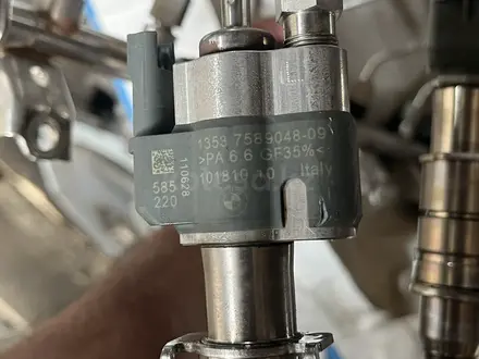 Форсунки топливная n53 n43 рейка форсунка н53 н43 за 60 000 тг. в Алматы – фото 2