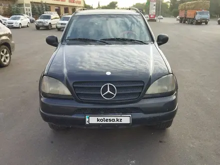 Mercedes-Benz ML 320 1998 года за 3 700 000 тг. в Алматы – фото 3