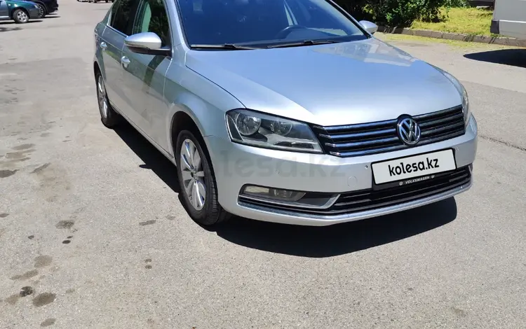 Volkswagen Passat 2014 года за 5 500 000 тг. в Алматы