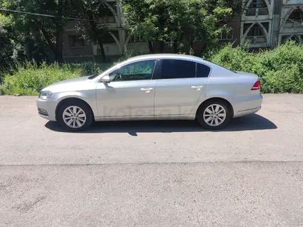 Volkswagen Passat 2014 года за 5 500 000 тг. в Алматы – фото 5