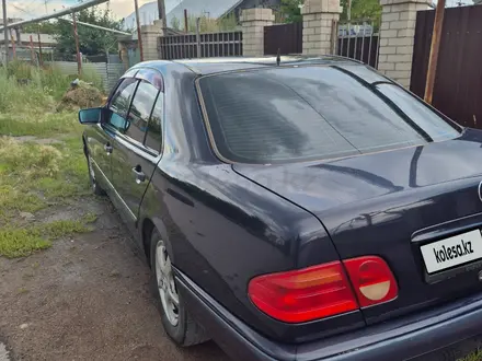 Mercedes-Benz E 230 1997 года за 2 550 000 тг. в Караганда – фото 15