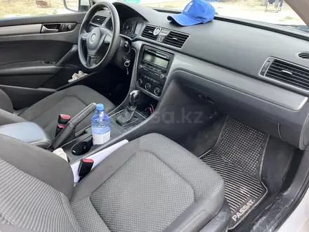 Volkswagen Passat 2013 года за 4 500 000 тг. в Актау – фото 4