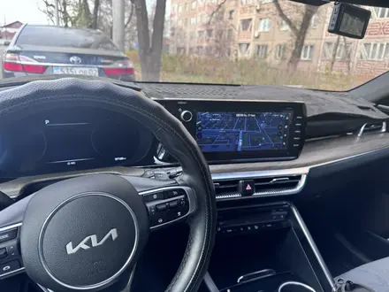 Kia K5 2021 года за 12 000 000 тг. в Алматы – фото 3