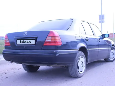 Mercedes-Benz C 220 1995 года за 1 700 000 тг. в Астана – фото 4