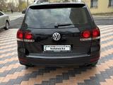 Volkswagen Touareg 2007 года за 5 200 000 тг. в Павлодар – фото 5