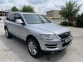 Volkswagen Touareg 2008 года за 5 200 000 тг. в Шымкент