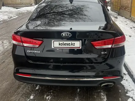 Kia Optima 2018 года за 6 300 000 тг. в Уральск – фото 2