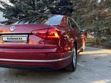 Volkswagen Passat 2016 года за 6 900 000 тг. в Актобе – фото 4