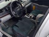 Toyota Camry 2014 года за 5 000 000 тг. в Атырау – фото 3