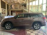 Toyota Highlander 2017 годаүшін19 000 000 тг. в Семей – фото 4