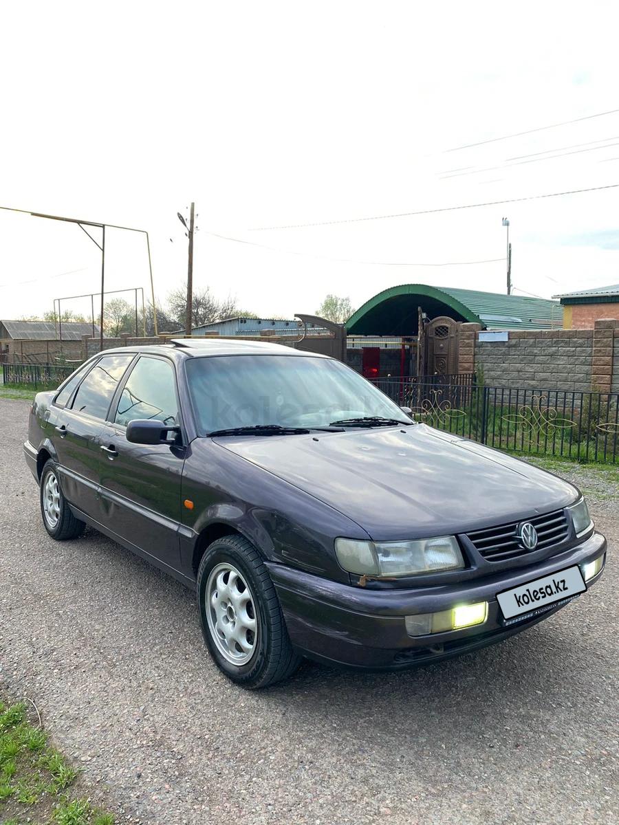 Volkswagen Passat 1994 г.