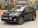 Toyota Highlander 2019 года за 16 999 999 тг. в Караганда