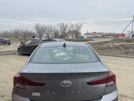 Hyundai Elantra 2019 года за 5 400 000 тг. в Уральск – фото 5