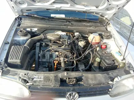 Volkswagen Golf 1993 года за 320 000 тг. в Экибастуз – фото 4