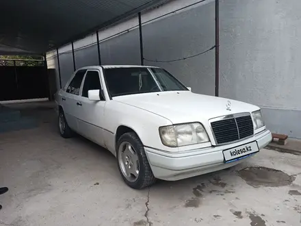 Mercedes-Benz E 200 1995 года за 1 650 000 тг. в Шымкент