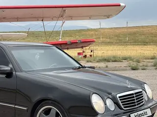 Mercedes-Benz E 320