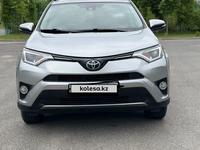 Toyota RAV4 2017 года за 13 000 000 тг. в Шымкент