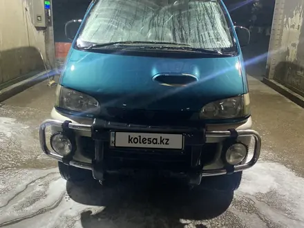 Mitsubishi Delica 1997 года за 2 800 000 тг. в Алматы