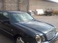 Mercedes-Benz E 240 1998 года за 3 100 000 тг. в Караганда – фото 3