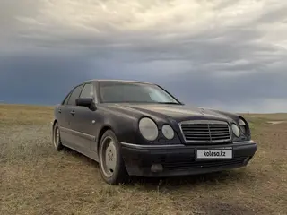 Mercedes-Benz E 240